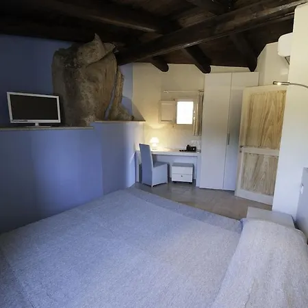 בית כפרי Liscia Country Relais *